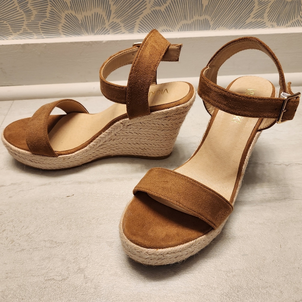 Vicki Vicki Wedge Sandals